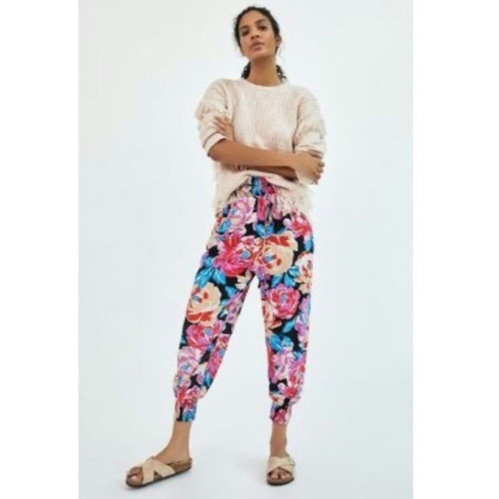 Anthropologie Aniya Balloon Jogger in Floral Tropical Size: XL